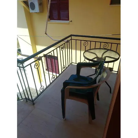 And Thomas 11